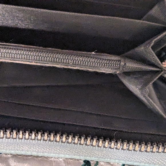 Ed Hardy Pink and Gray Floral Skull Wallet Wristlet - Used Condition - Picture 12 of 12